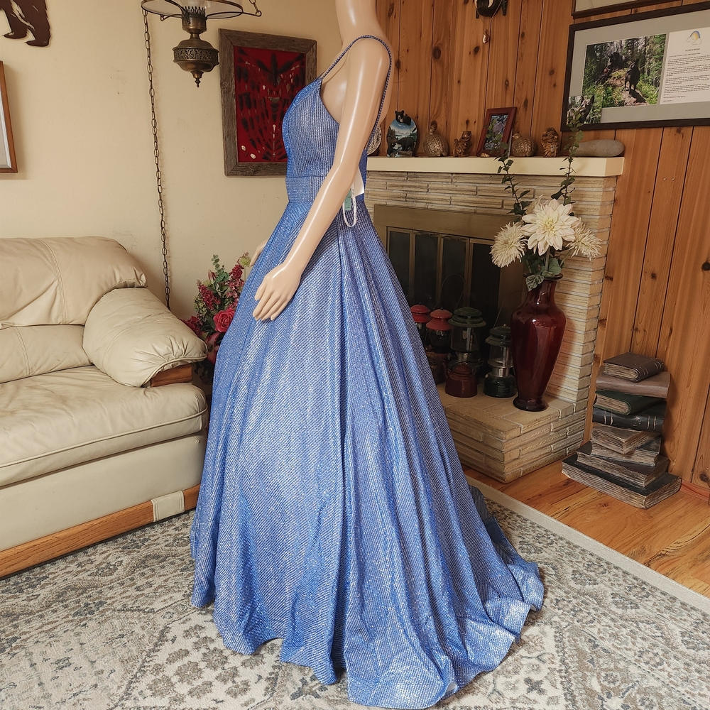 NWT Camille La Vie Sparkly Blue Gown - Size 6 - Picture 2 of 12